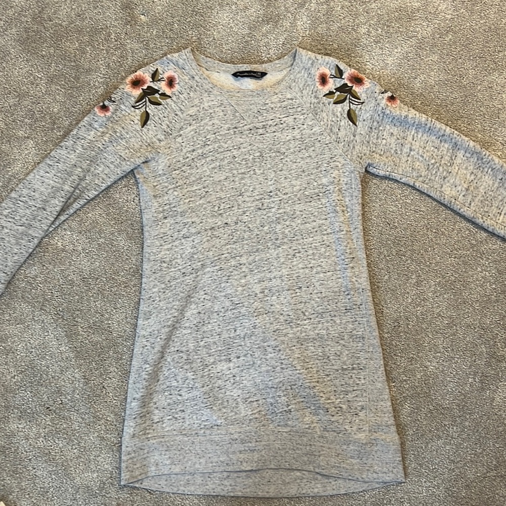 Abercrombie & Fitch Gray Floral Sweater Tunic Top XS